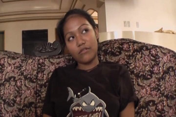 Asian Cuntz: Thai whore riding on the couch on her casting