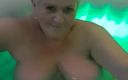 UK Joolz: 온수 욕조에서 알몸으로 딥을 찍는 야간 시간. 1부