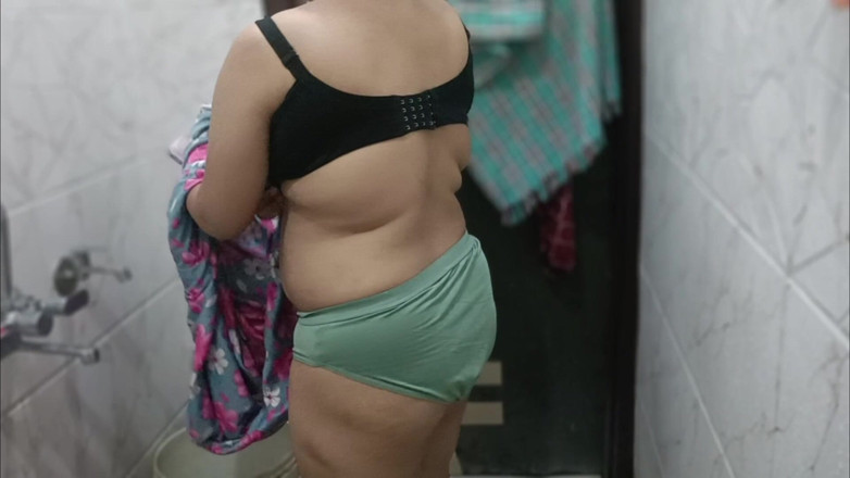Sexgarl84: วิดีโอ mms ถ่ายเองในแคมเปญเสียงดังในห้องอาบน้ําแก้ผ้า