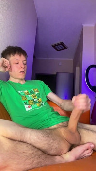 Meu pau fica tão duro quando eu sei que você está me assistindo