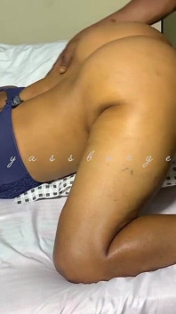 Mature Midwife Spread Her Legs for Huge Black Cocok Digging Deep Missionary