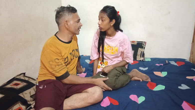 Truefuker: Szwagierka Desi Village bierze spust w ustach z wielkiego kutasa...