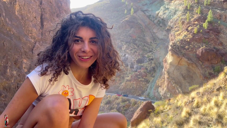 LadyAna: Моя дівчина отримує великий член у каньйоні