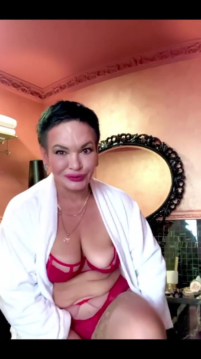 KarmenMilf: My New Red अधोवस्त्र