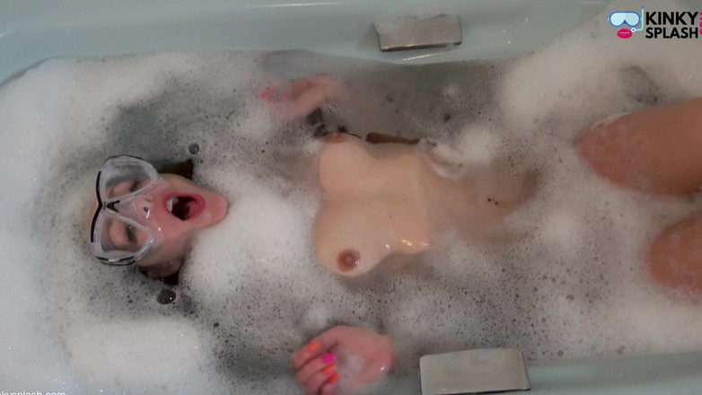 UKCuteGirl: Koupel bondage &amp; svorky: provazovaný, roubíkový a vibrovaný orgasmus