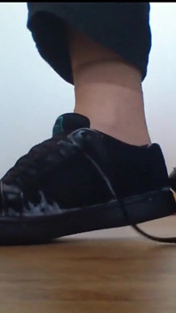 Nylonfe in Old Sneaker, Foot Fetish