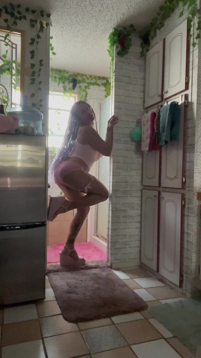 TSJade95: I Heart Boys Striptease