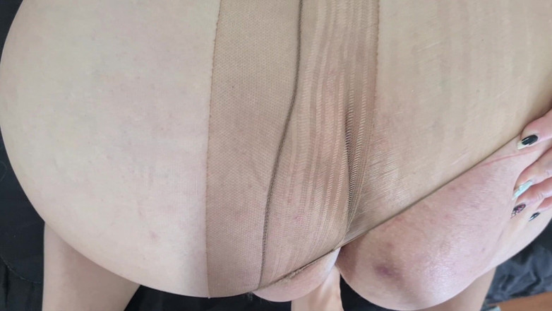 Alice H: Knullade med strumpbyxor
