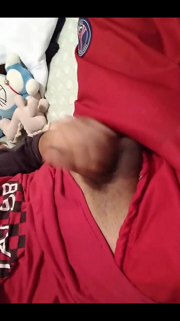 AlexAlejandro13: Red Boy