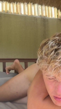 Twinks šukají v Treehouse v Thajsku