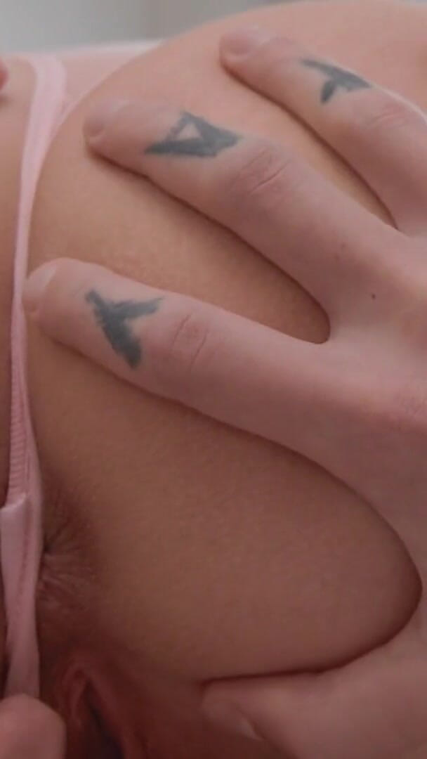 Task: Who Can Cum Faster? a Real Pair Competes in Position 69 (Andrew Oster)
