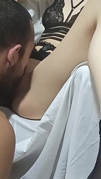 Bakış açısı mastürbasyon, amcık yalama ve dölleme, mükemmel bir kombinasyon (tam video)