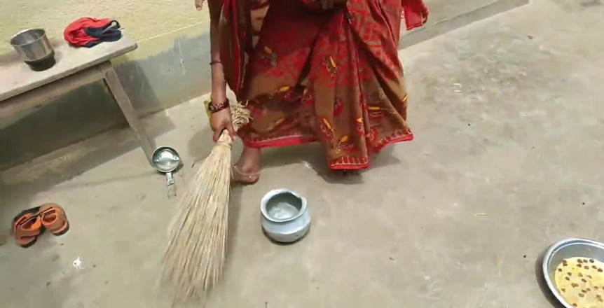 Kumari sushma: Indiana do interior mijando em vídeo quente