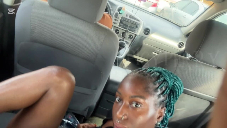 Spicy perry: 매운 맛, 보짓물 가득한 엉덩이와 보지.