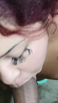 A filha do vizinho fugiu de casa para mim