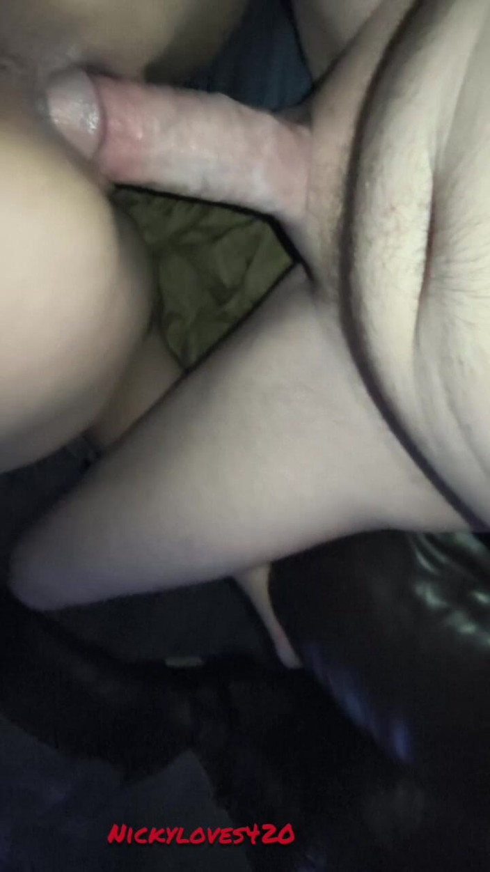 Nickyloves: मुझे वीर्य से भर दो