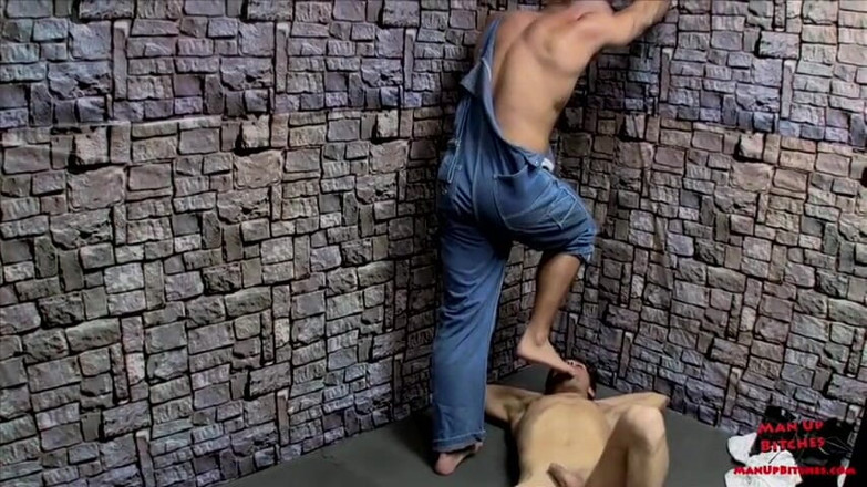 ManUpFilms: Penjara kaki lelaki