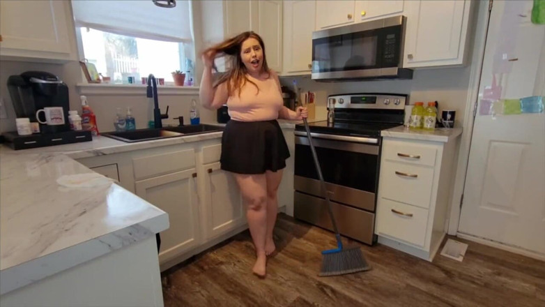 KinkyKatie: Real BBW MILF Cleans Kitchen While Using Lovense Flexer Vibrator -...