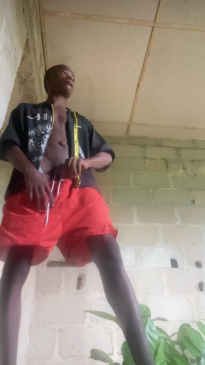 Smallmighty: Almost Cut Cumming