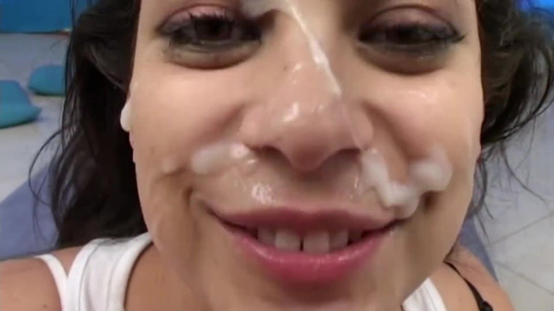 6-movies: Latina beauty blows and fucks two guys