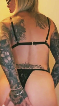 Bum Wiggle Xx
