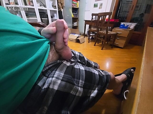 Jordance: 意大利男人的大鸡巴撸管和射精