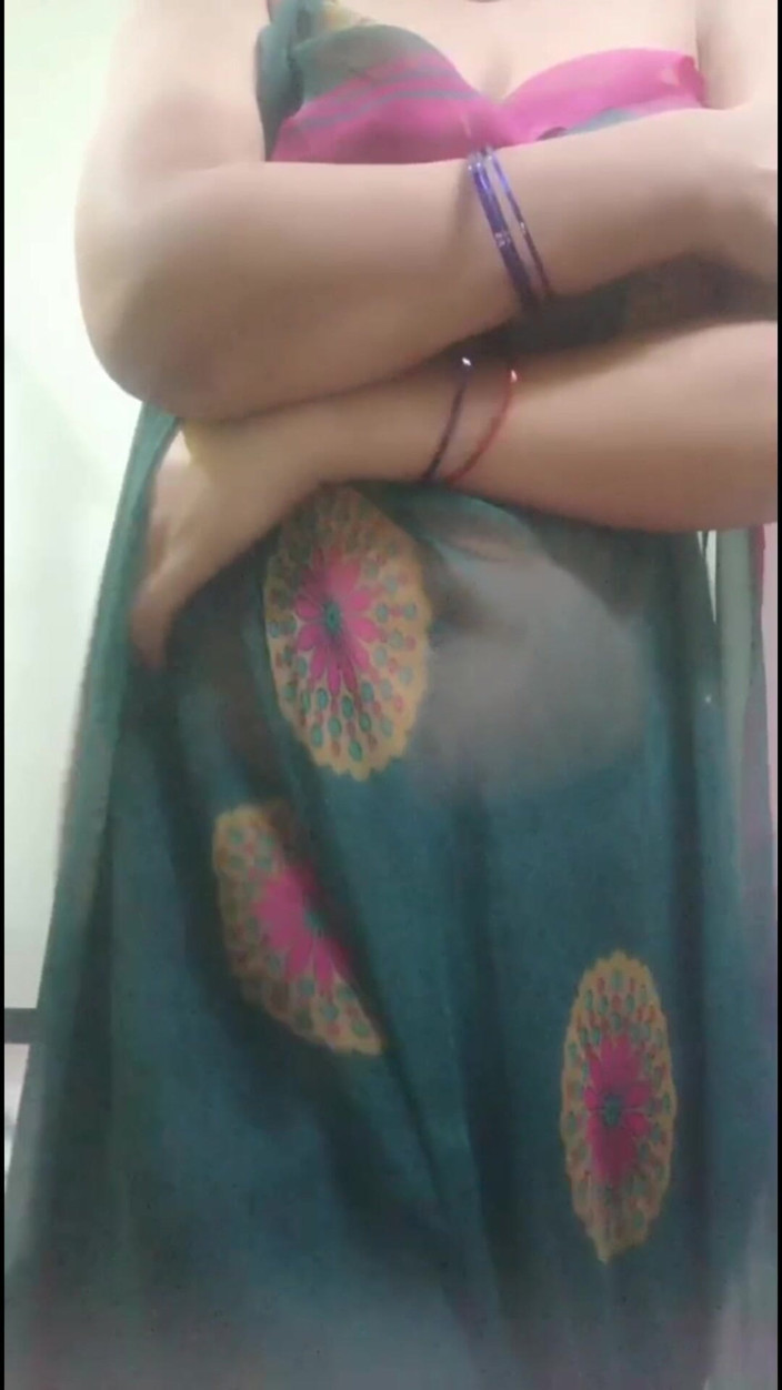 Desi_Tease_Queen: Indiana Saree despindo provocação 