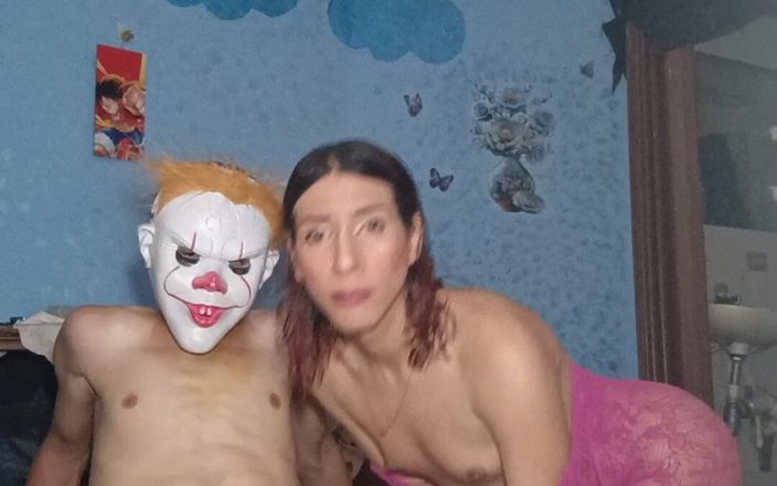 Femboy from Colombia: Mijn stiefvader is weer aangekomen voor een goed bezoek