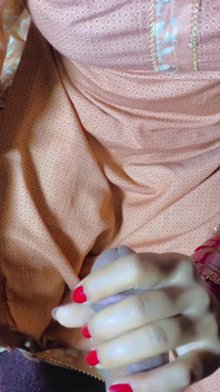 L'unico modo in cui la teen indiana Bhabhi può ottenere il suo Devar fuori dal letto è con i pompini Desi moglie del villaggio tradisce xxx video Hd in hindi