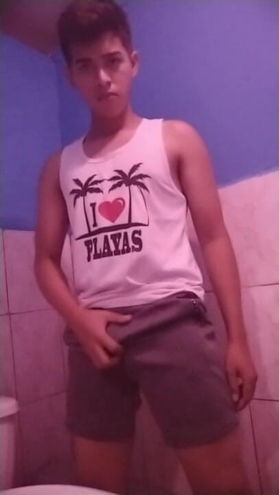 Chicos Virales: Horny teen boy in he bathed