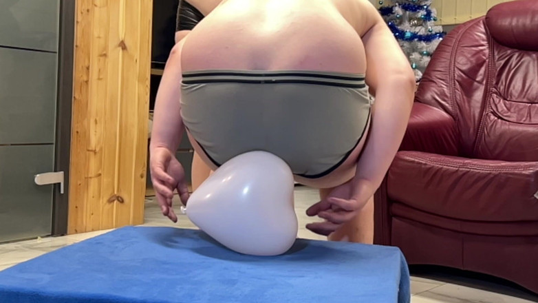 BeachBallsDuo: 24 Valentine-ballonnen gepenetreerd door 230kg!