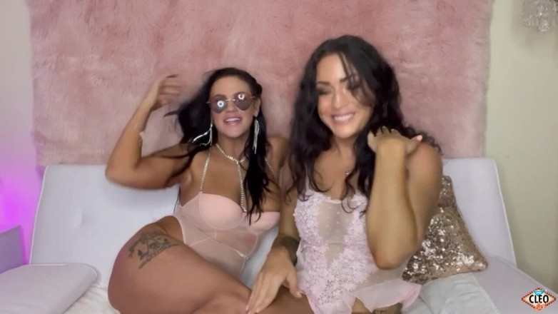 Cleo: Explorări anale lesbiene ale lui Cleo și Roxy Raye