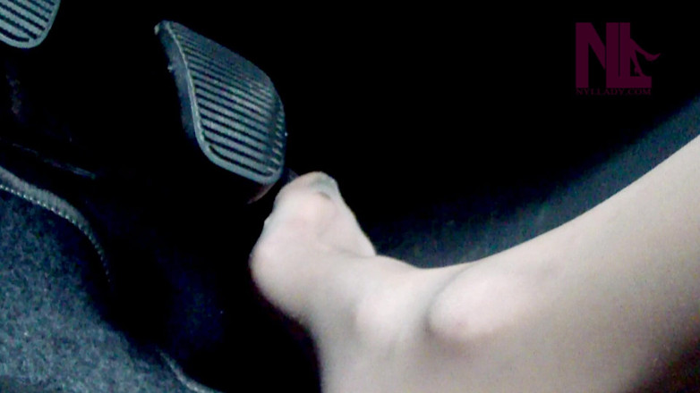 Nyllady: Sensual Driving in Nude Toe-reinforced Pantyhose