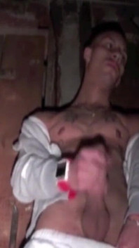 Det här är Jessy Dog, en bisex latino twink väldigt het - 2 scener i 1