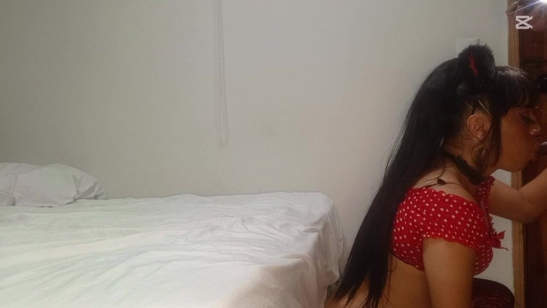 Ladyboy69: Transsexuală cu cur mare suge pula curului excitat