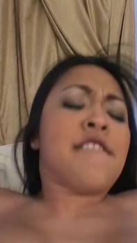 Mika Tan: 아시아의 아름다움과 애널 섹스