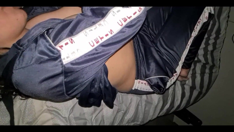 Anny Kitty: Cặp mông xinh đẹp của sinh viên trẻ này, cô ấy để tôi...