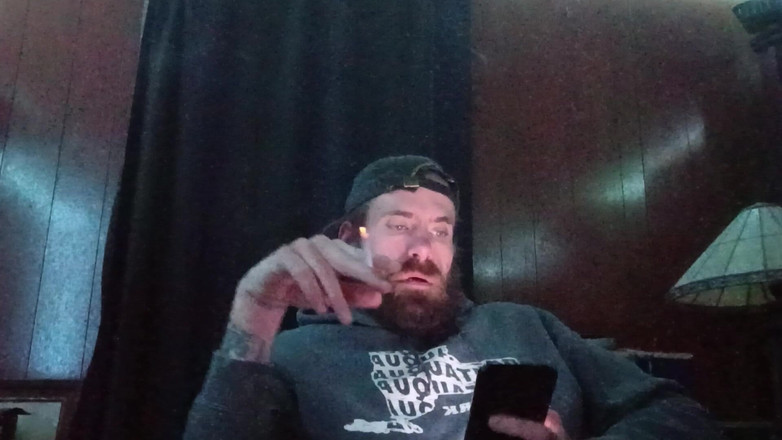 Rob Strokes: Курящая играет в видеоигры