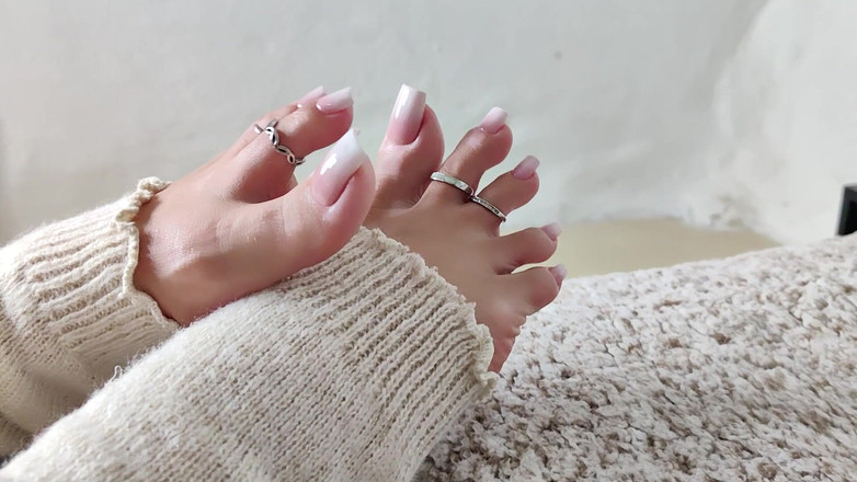 Goddess Lena: शुद्ध पैर की अंगुली का खेल!