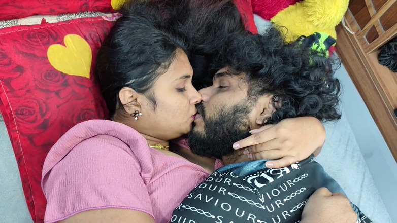 Vaigavarun45: Romanticismo indiano indiano in camera da letto con sesso