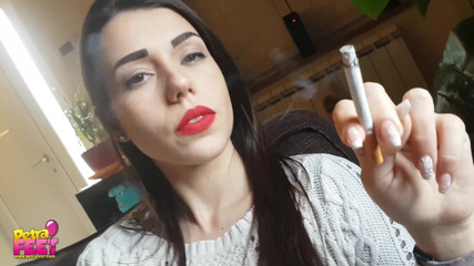 Smokin Fetish: Fantastic brunette babe loves cigars so much