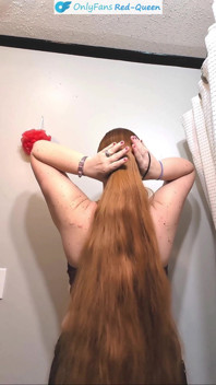 Raiponce la rousse brosse et mes longs cheveux de rouquine