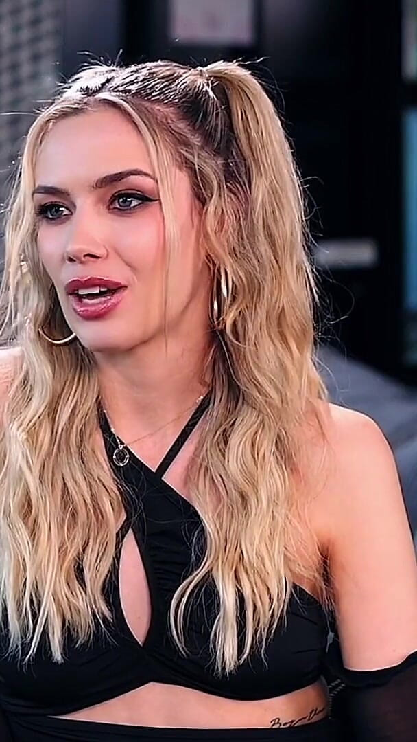 Holly Randall Productions: Alex Jones robi się prawdziwy o rozmiarze, niepokoju o wydajności...