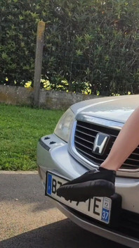 Clarabitch joacă anal afară în fața vecinilor mei compilație