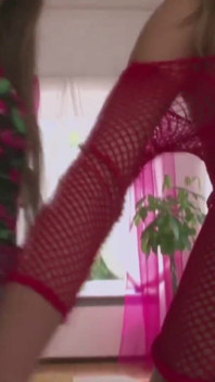 Threesome yang luar biasa dengan dua cewek seksi