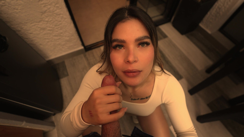 Carolina agudelo: Îmi înșel soțul cu muncitorul la hotel! Vedere la persoana 1 - Carolina...