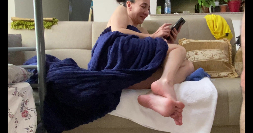 Mr Cute Cock: Cewek sange ini nggak bisa menentang godaan pria kulit hitam...