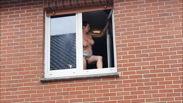 UserBitch1: lagabhag nagn khirki ki saphaee