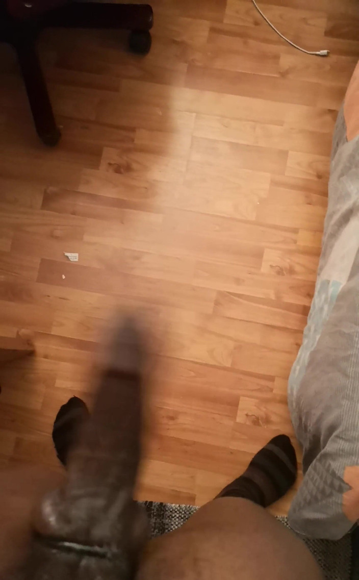 Amadeus: 我爱我的大鸡巴，所以你喜欢吗？