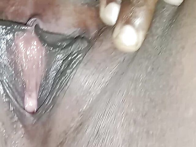 I Saw My Sister-in-law Swimming and Going Near Her and Applying Hot and Washing Her Finger and She Was Still There (Tamil Anti Uma)